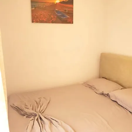 Eribora's Seaside Apartment,durres Апартаменты *
