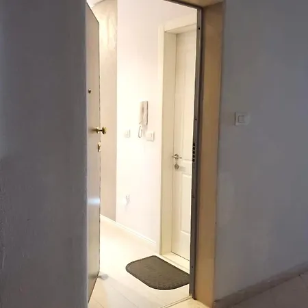 Eribora's Seaside Apartment,durres Апартаменты Дуррес