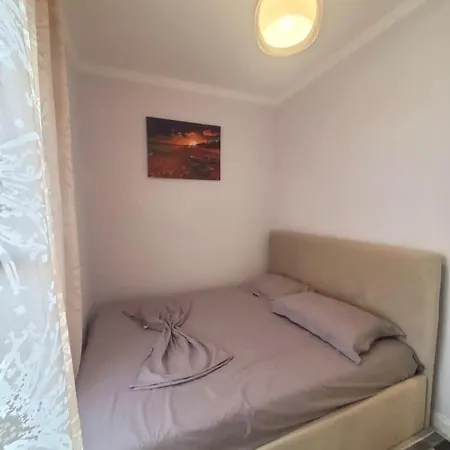 Eribora's Seaside Apartment,durres * Дуррес
