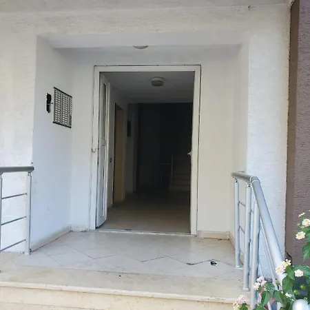 Eribora's Seaside Apartment,durres *