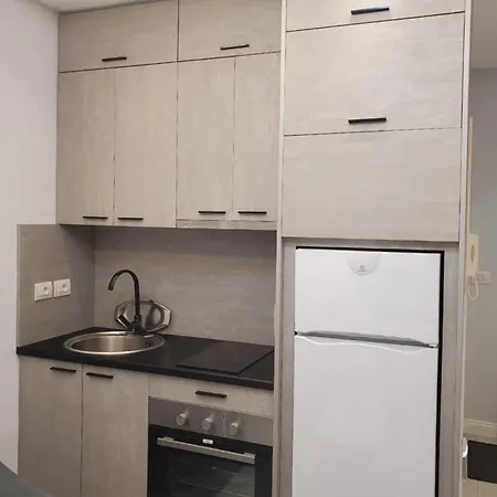 아파트 Eribora's Seaside Apartment,durres
