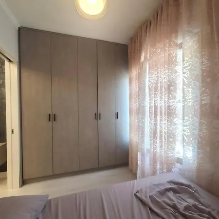 Eribora's Seaside Apartment,durres *