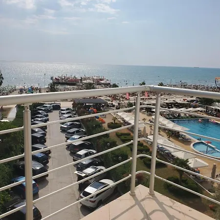 Eribora's Seaside Apartment,durres